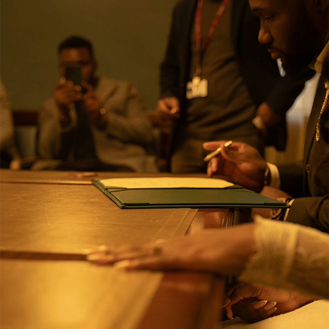 signing